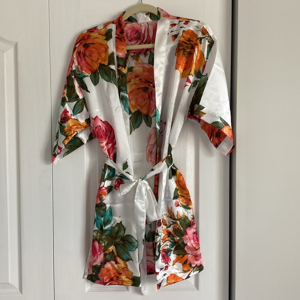 Floral short sleeve robe